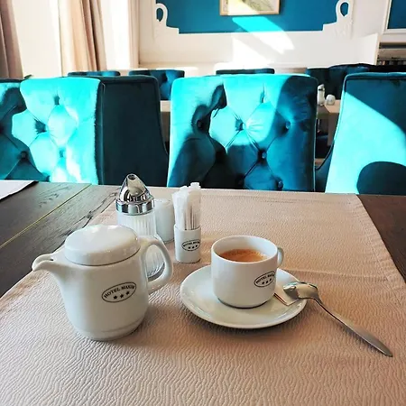 Отель Maxim 4*
