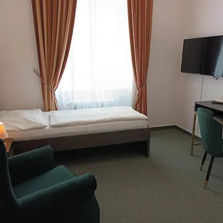 Отель Maxim 4*