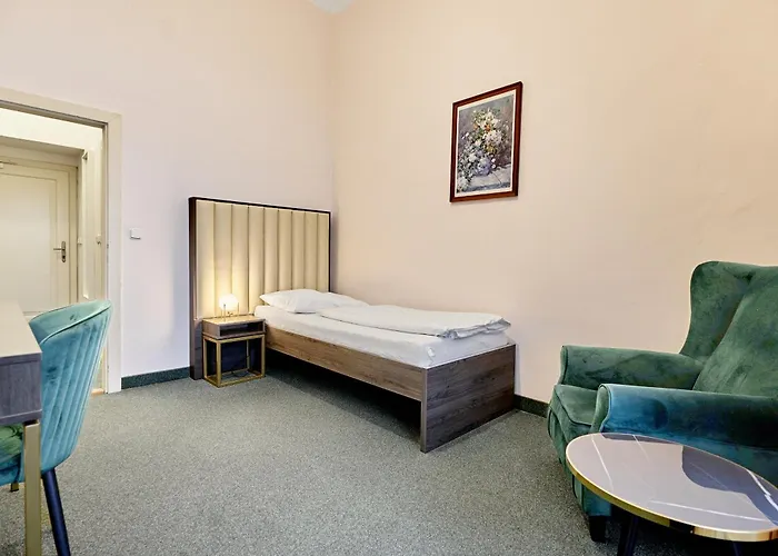 Maxim Hotel 4*